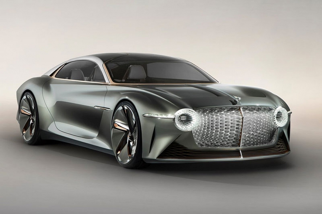 Bentley EXP 100 Concept là mẫu xe 2 cửa, 4 chỗ ngồi, thân xe được làm bằng nhôm và sợi carbon