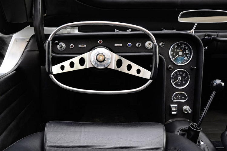 Những chiếc vô lăng xe ôtô cũng được nâng cấp thường xuyên qua các thời kỳ cùng với những chiếc xe và cả những phiên bản concept độc đáo mà ít ai có thể biết được, bởi chúng thậm chí rất ít khi xuất hiện