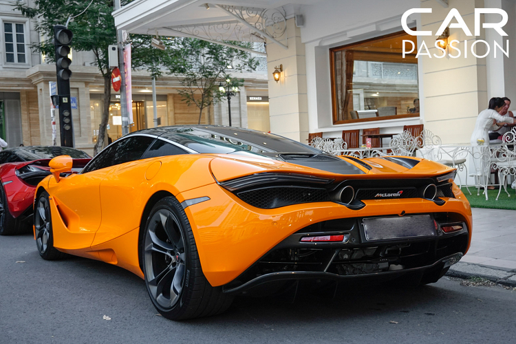 720S là bước nhảy vọt của McLaren về mặt thiết kế. Việc áp dụng ngôn ngữ thiết kế mới hoàn toàn giúp xe có một “vẻ ngoài” đậm chất khí động học hơn