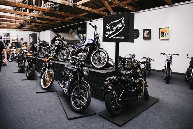 Triumph đã lần đầu tiên tổ chức cuộc thi mang tên Bobber Build-Off dành riêng cho xe mô tô Triumph Bobber được độ lại theo nhiều phong cách khác nhau