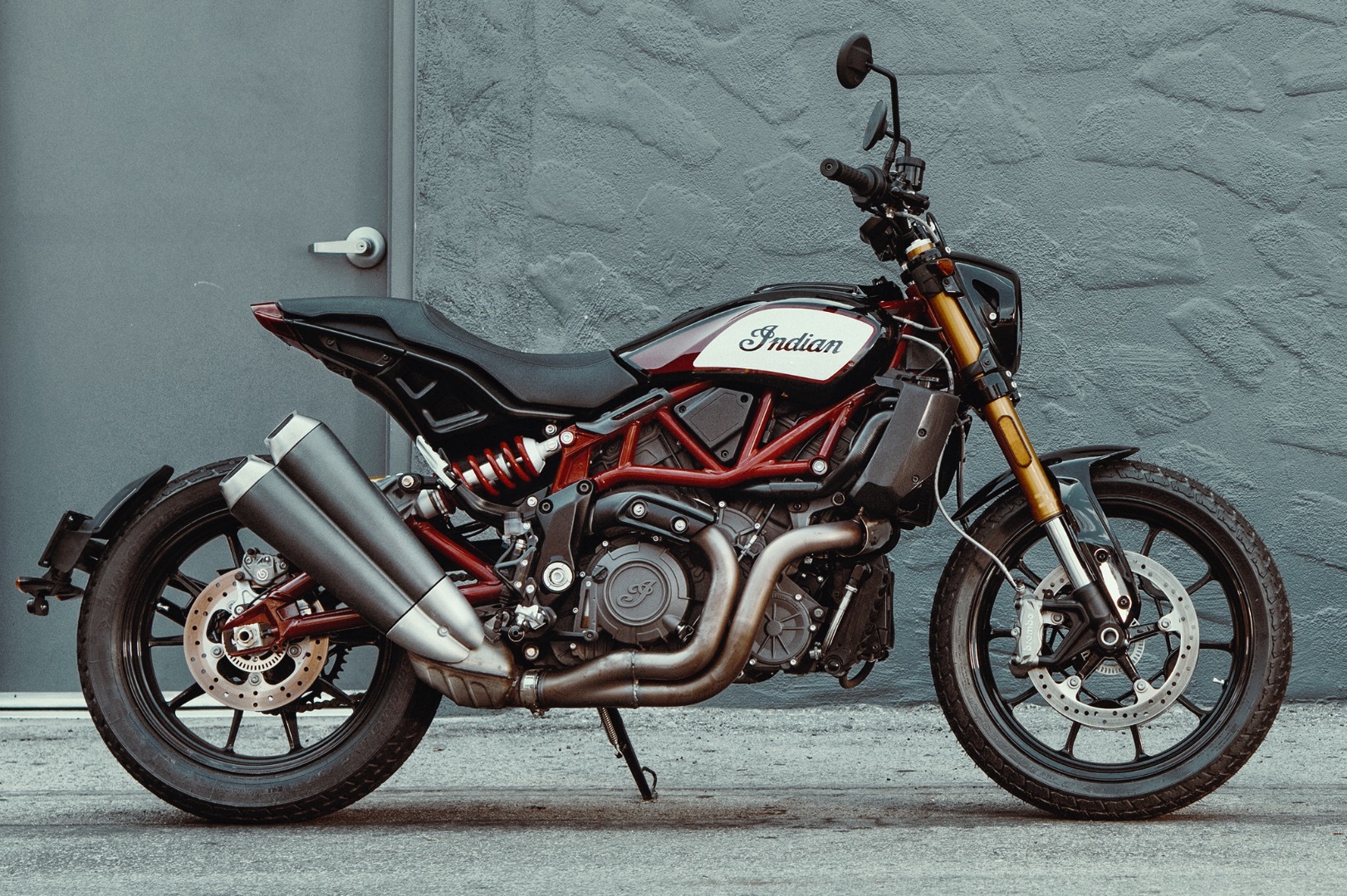 1. Indian FTR1200 2019 (giá khởi điểm: 12.999 USD)