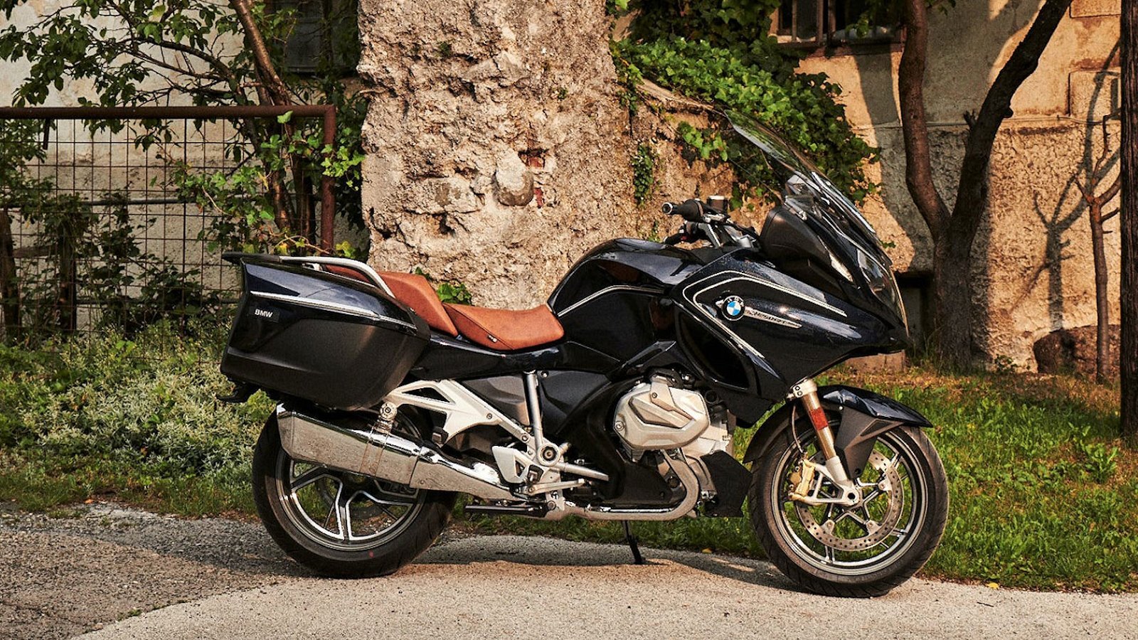 2. BMW R 1250RT 2019 (giá: 18.600 euro)