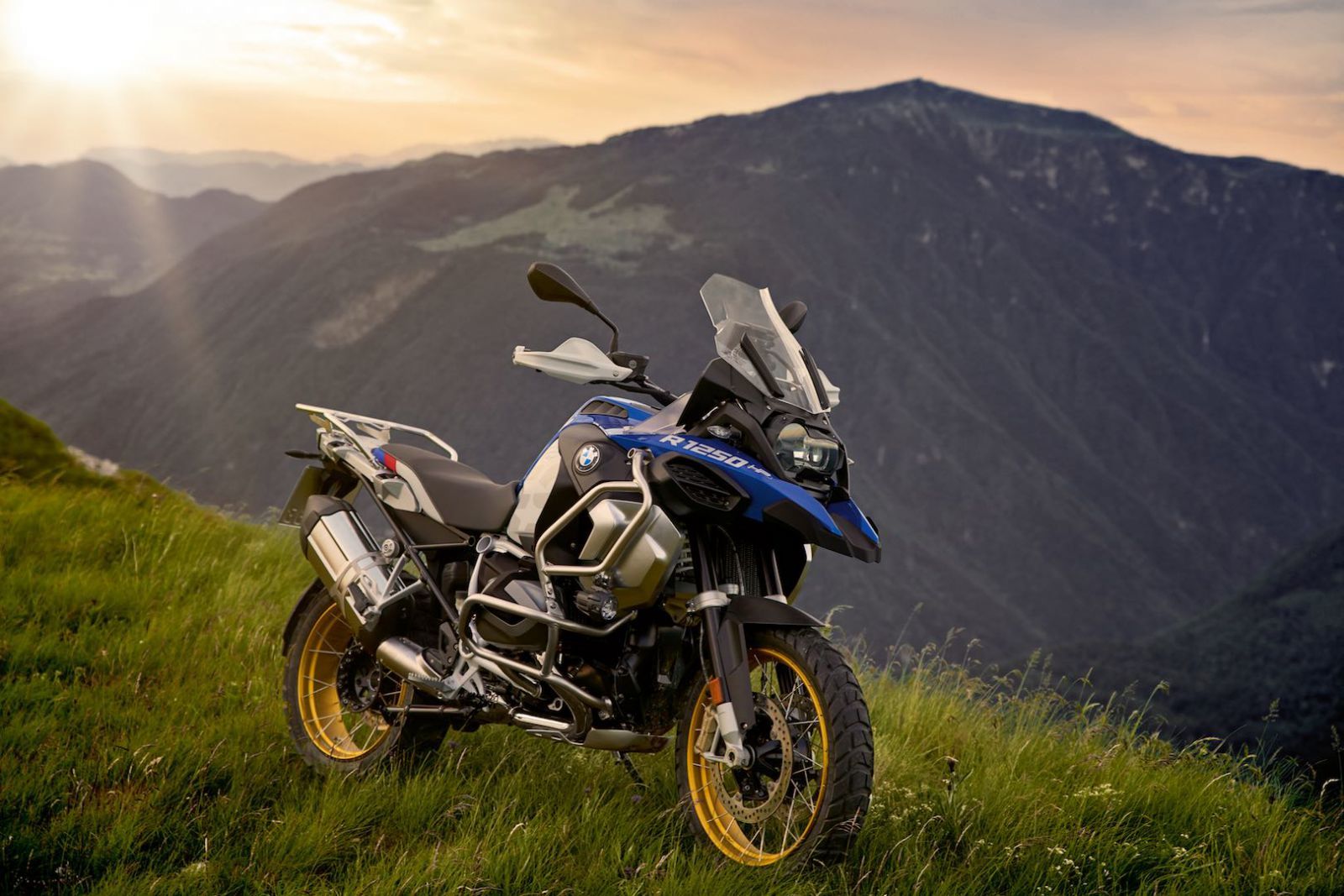 4. BMW R 1250GS Adventure 2019 (giá: 18.560 euro)