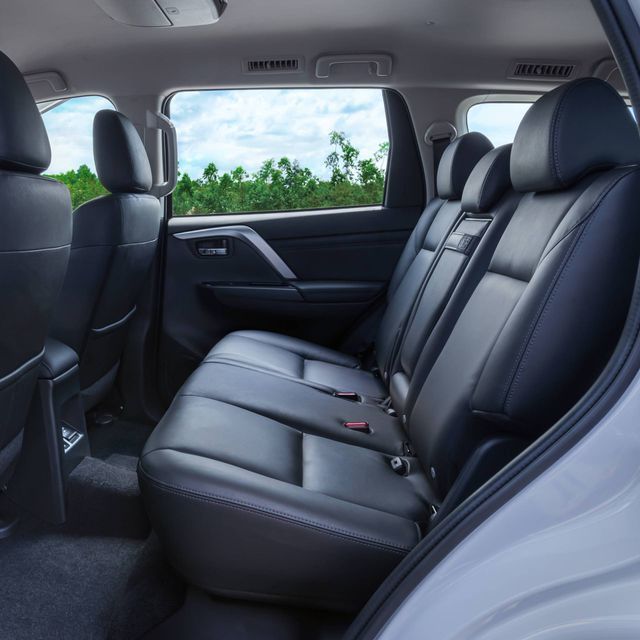 Công suất xe 178 mã lực và mômen xoắn 430 Nm (317 lb-ft), truyền động tới cả 4 bánh thông qua hệ thống Super-Select 4WD-II giờ đây có thêm chế độ lái off-road và một nút chuyển được thiết kế mới