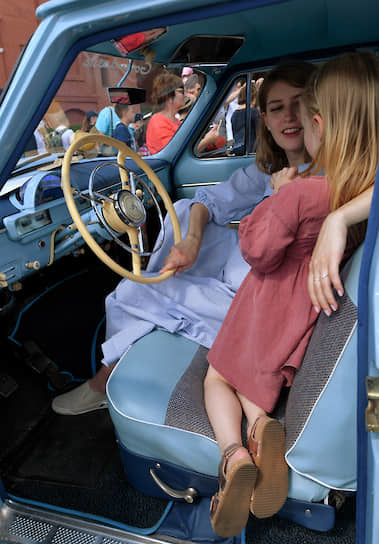 Tham dự cuộc thi đều là những hãng xe do Liên Xô sản xuất như ZIL, Chaika, Volga, Zaporozhets, Pobeda, Moskvich, Zhiguli