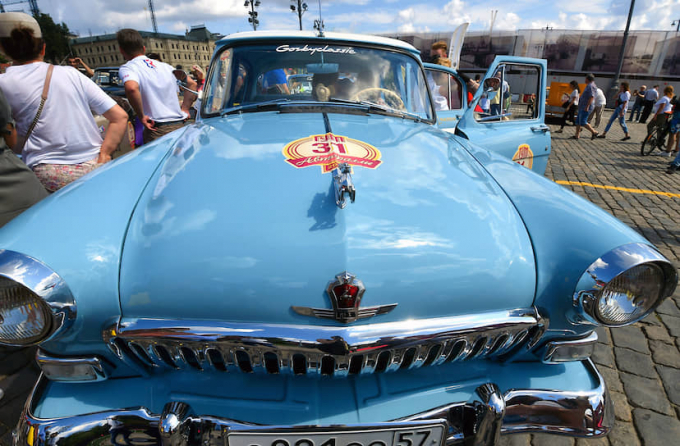 Những chiếc xe tham gia cuộc thi phải vượt qua chặng đường dài 100 km