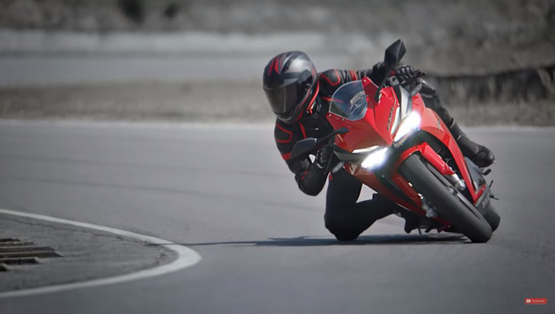 Ngoài ra, Honda CBR250RR cũng sẽ được giảm trọng lượng đáng kể so với bản nâng cấp MY2020. Hiện tại, chiếc xe (biến thể ABS) có cân nặng 168 kg