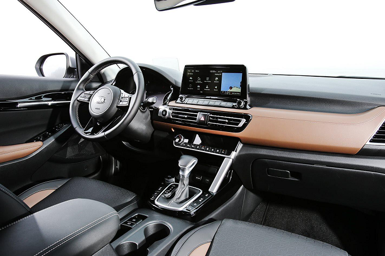 Kia Seltos 2019 tại Hàn Quốc cung cấp 2 tùy chọn động cơ xăng 1.6 lít tăng áp và dầu 1.6 lít tăng áp. Trong đó động cơ xăng cho công suất 177 mã lực và mô men xoắn cực đại 265 Nm. Bản động cơ dầu có công suất 136 mã lực và mô men xoắn 320 Nm