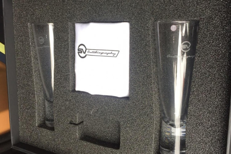 Động cơ kết hợp cùng hộp số tự động 8 cấp giúp xe tăng tốc từ vị trí xuất phát lên 100 km/h chỉ trong thời gian 5,2 giây trước khi đạt tốc độ tối đa lên tới 225 km/h. Mức tiêu thụ nhiên liệu kết hợp là 12,8 lít/100 km