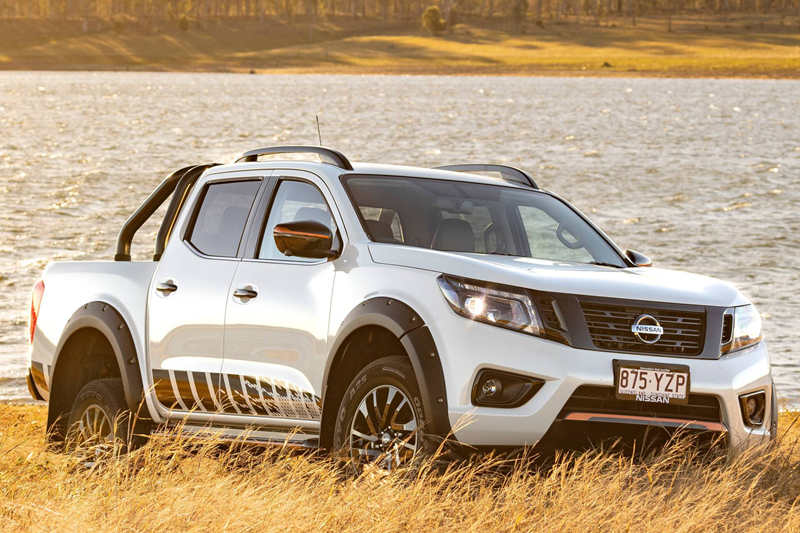 Phiên bản mới khác biệt so với bản thông thường nhờ ngoại thất hầm hố đến từ những bộ phận với lớp sơn đen huyền bí như la-zăng hợp kim 18 inch, mặt ca-lăng trước được thiết lập thấp hơn cùng điểm nhấn màu cam