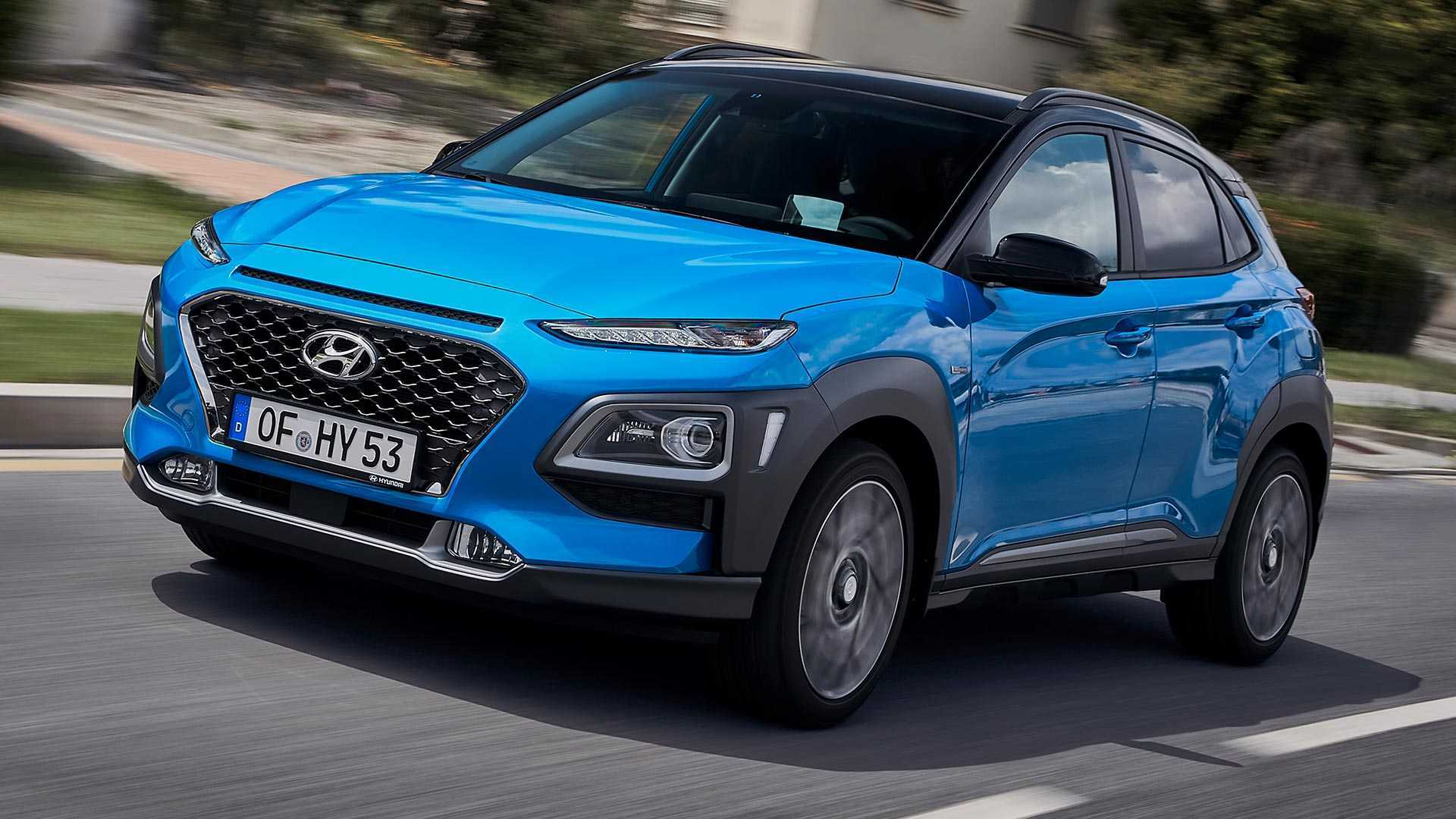 Phiên bản hybrid mới của Hyundai Kona sẽ có 3 bản, tất cả đều đi kèm hệ thống truyền động xăng-điện 1,6 lít, tạo công suất 105 mã lực và được kết hợp với một động cơ điện 44 mã lực dẫn động các bánh trước