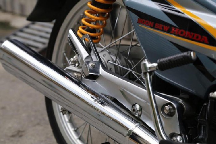 Dây dầu Hel xám được bấm các đầu dây CNC đồ chơi khá nổi bật