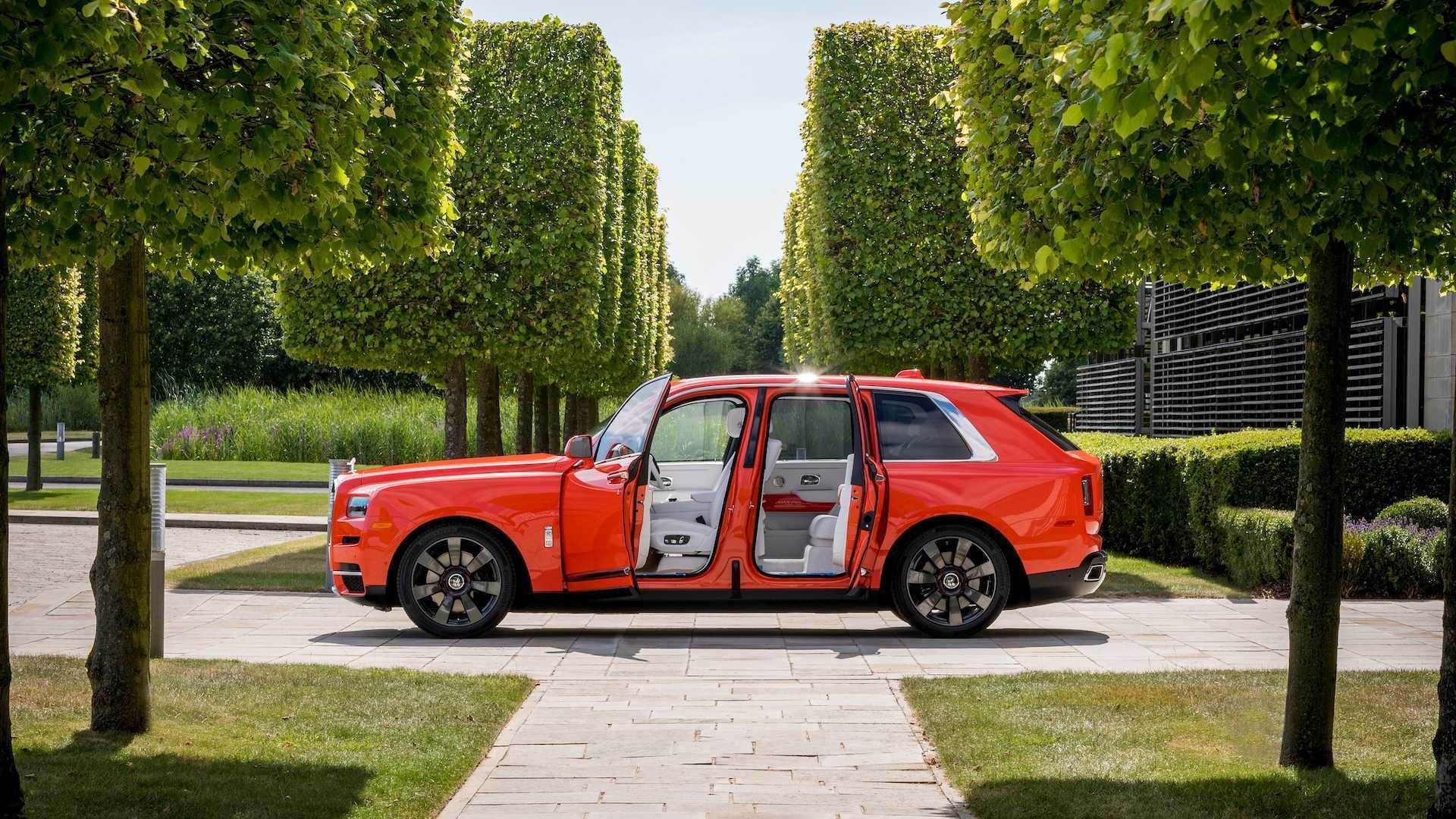 Vì là màu độc quyền của Michael Fux nên Rolls-Royce không được tự ý sử dụng các màu sơn này cho những khách hàng khác, nếu muốn làm vậy phải xin phép ông