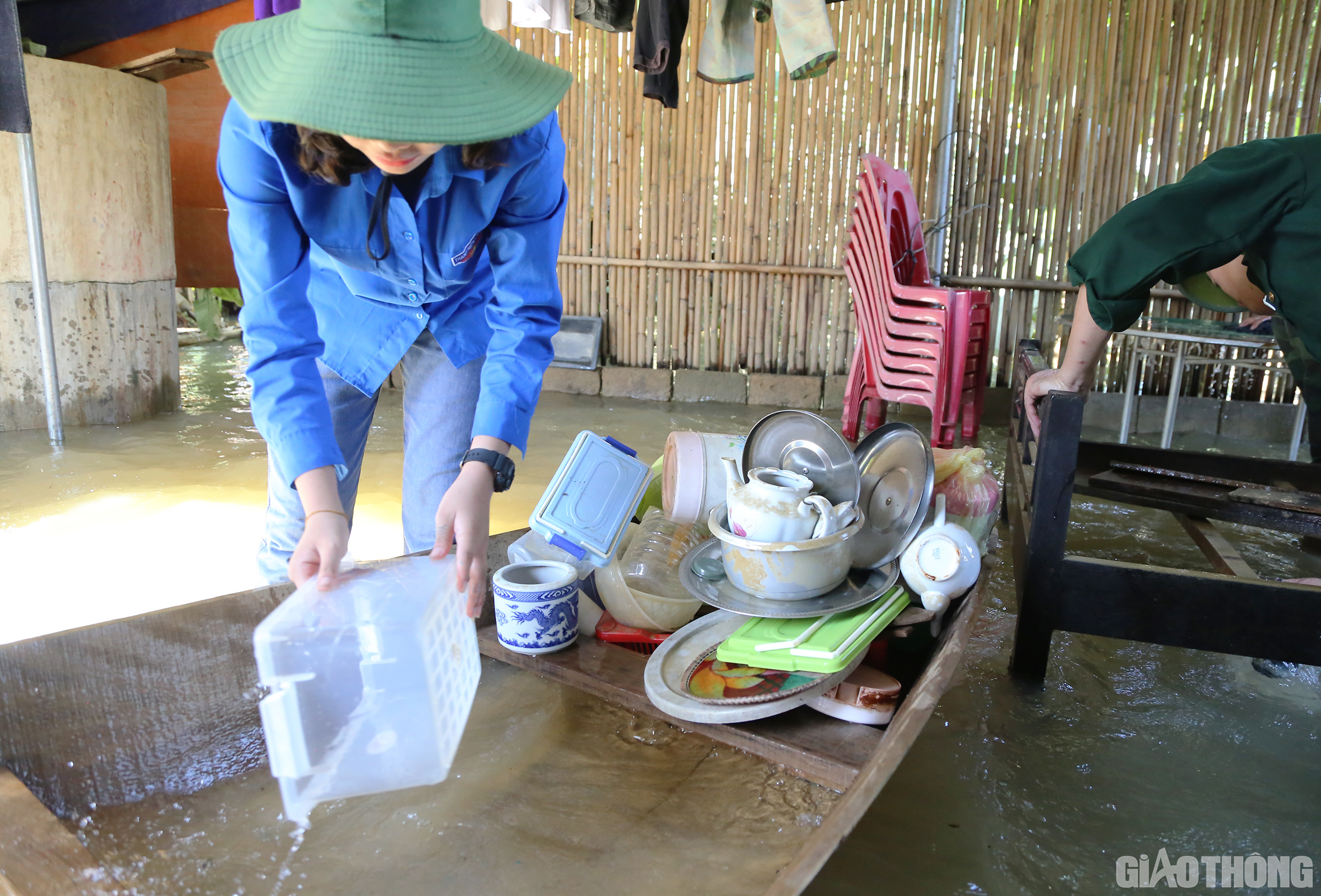 Trong khi đó, các đoàn viên trẻ lại lựa chọn những công việc mang tính tỷ mỉ, cẩn trọng