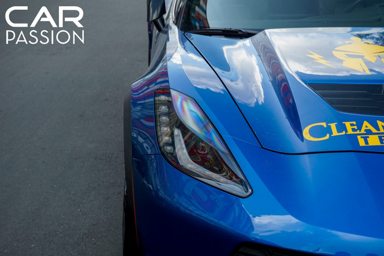 Chưa dừng lại ở đó, gói nâng cấp còn bao gồm hệ thống giảm xóc từ tính và hệ thống phanh đĩa hiệu năng cao với đĩa phanh gốm carbon khác biệt với đĩa phanh thép trên chiếc Corvette C7 tiêu chuẩn