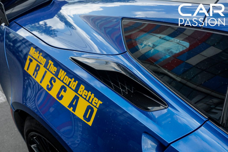 Xe sử dụng bộ mâm đa chấu được sơn đen với đường kính bánh trước và bánh sau lần lượt là 19 và 20 inch, bộ lốp Pirelli P Zero cũng là một trang bị đáng giá cho Chevrolet Corvette Z06 với thông số 275/35/R19 cho bánh trước và 375/35/R20 cho bánh sau