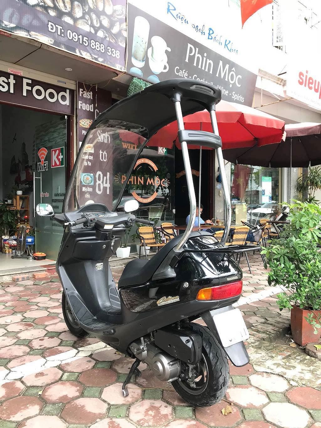 Bộ mâm hình cánh quạt của chiếc xe sau này cũng được Honda tái sử dụng trên Spacy 125 vào năm 1997. Xe có mâm trước 12 inch, mâm sau 10 inch đi kèm lốp 100/90/12 và 110/80/10