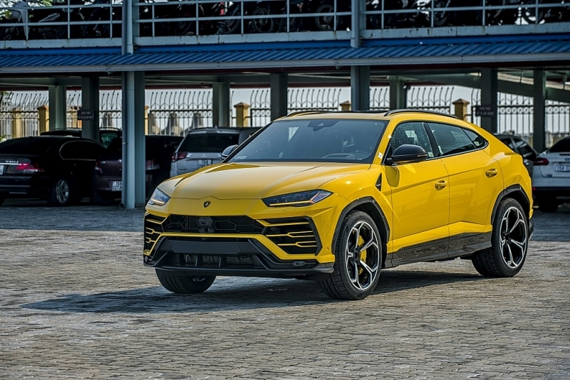 Khi Lamborghini tham gia vào phân khúc SUV với mẫu Urus, thế giới xuất hiện một khái niệm mới "Siêu SUV"
