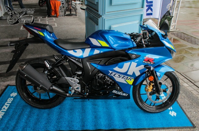 GSX-R150 2020 bản màu xanh GP