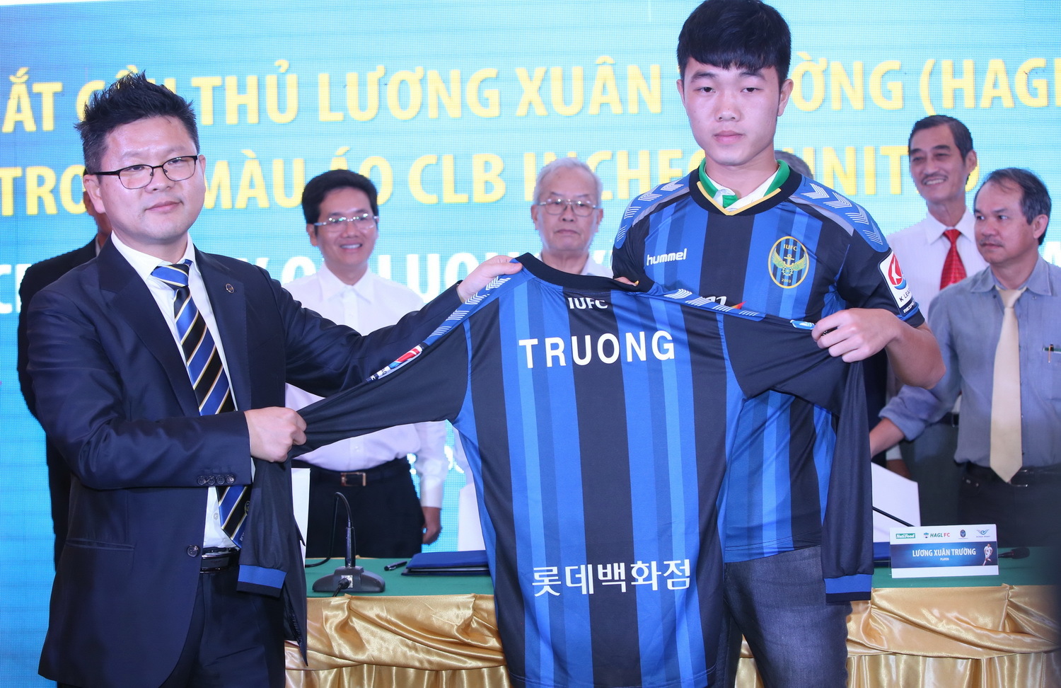 Lương Xuân Trường: Xuân Trường là cầu thủ có nhiều kinh nghiệm thi đấu nước ngoài. Trước đây, khi còn chơi ở Hàn Quốc trong màu áo Incheon Utd hồi 2016, Xuân Trường chưa có bằng lái nên việc di chuyển khá vất vả