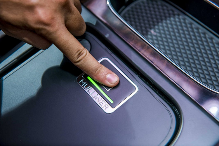 Xe được trang bị gói kỹ thuật dành cho đô thị City Specification với các hệ thống Hỗ trợ đỗ xe, Camera trước với gương chiếu hậu tự động chống chói, hệ thống Nhận biết tín hiệu giao thông, hệ thống Cảnh báo người đi đường và Cảnh báo đỗ xe lùi