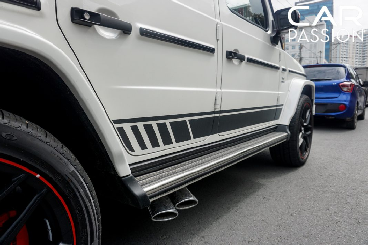 Mercedes-Benz G63 AMG Edition 1 được trang bị động cơ V8 tăng áp kép, dung tích 4.0 lít, với cặp turbo twin-scroll ở giữa góc chữ V của xi-lanh, sản sinh công suất cực đại 577 mã lực tại 6.000 vòng/phút và mô men xoắn cực đại đạt 850 Nm tại 2.500 – 3.500 vòng/phút