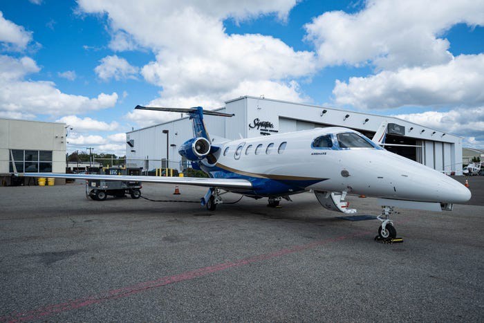 Kể từ khi ra mắt vào năm 2009, Embraer Phenom 300 là một trong những máy bay phản lực tư nhân bán chạy nhất trên thế giới, với hơn 500 chiếc được giao