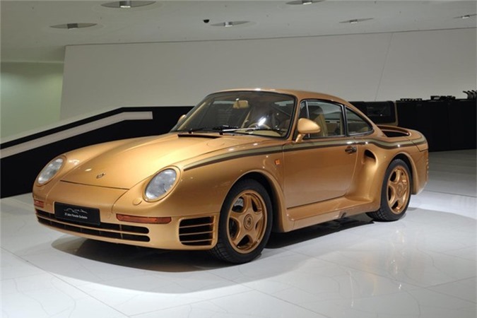 Năm nay, Porsche Exclusive đã kỷ niệm 33 năm kể từ khi chính thức bắt đầu chế tạo những chiếc xe được thiết kế riêng cho những khách hàng giàu có. Tuy nhiên, ngay cả trước khi thành lập bộ phận xe bespoke của mình, hãng xe thể thao Đức cũng đã bắt đầu tạo ra một số chiếc xe Porsche độc bản dành cho những người mua có nhu cầu sở hữu những chiếc xe mang dấu ấn cá nhân mình.