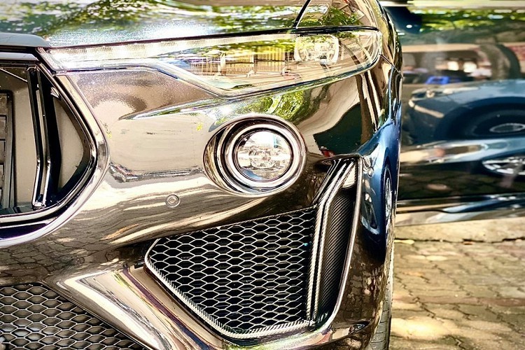 Mâm 22 inch độc quyền trên Maserati Levante Trofeo. Maserati Levante Trofeo có cản va sau thiết kế lại, ống xả kép đặt đối xứng