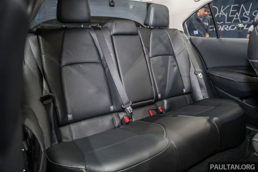 Corolla thế hệ mới với phong cách trẻ trung hơn sẽ cạnh tranh với Mazda 3 thế hệ thứ tư và Honda Civic facelift sắp ra mắt trên thị trường xe phân khúc C