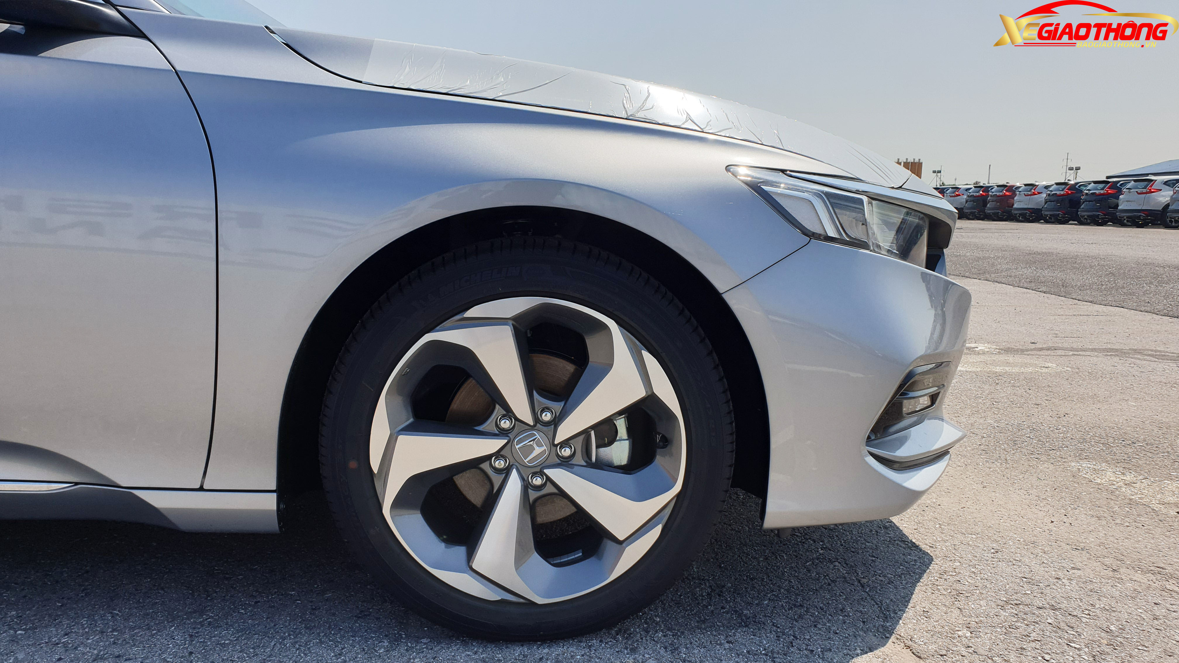 Honda Accord 2019 tại Việt Nam sẽ sử dụng la-zăng 5 chấu, không phải loại đa chấu như tại Thái Lan.