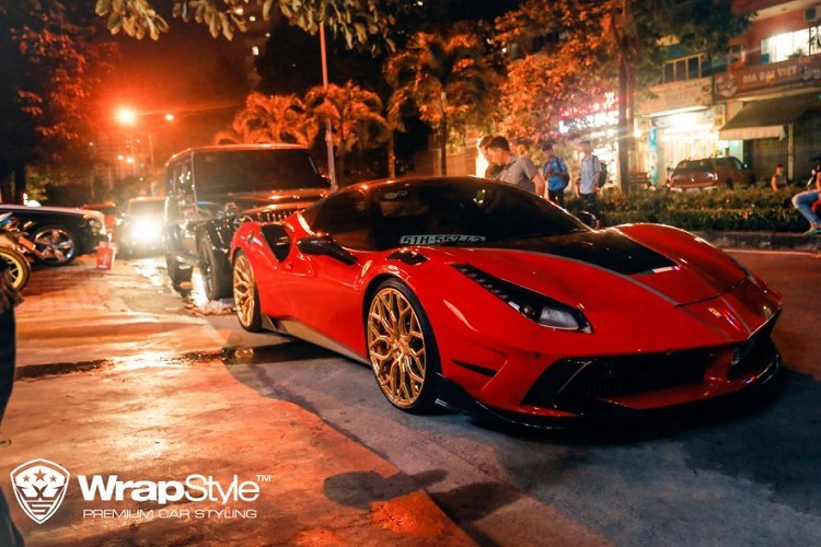 Siêu xe Ferrari 488 GTB độ Mansory và Pogea Racing