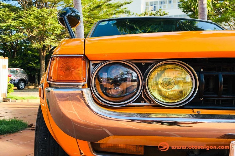 Chiếc Toyota Celica Ta22 được vận chuyển ra Vũng Tàu bằng xe tải chuyên dụng. Ngoại thất trông bóng bẩy và cực kỳ hấp dẫn