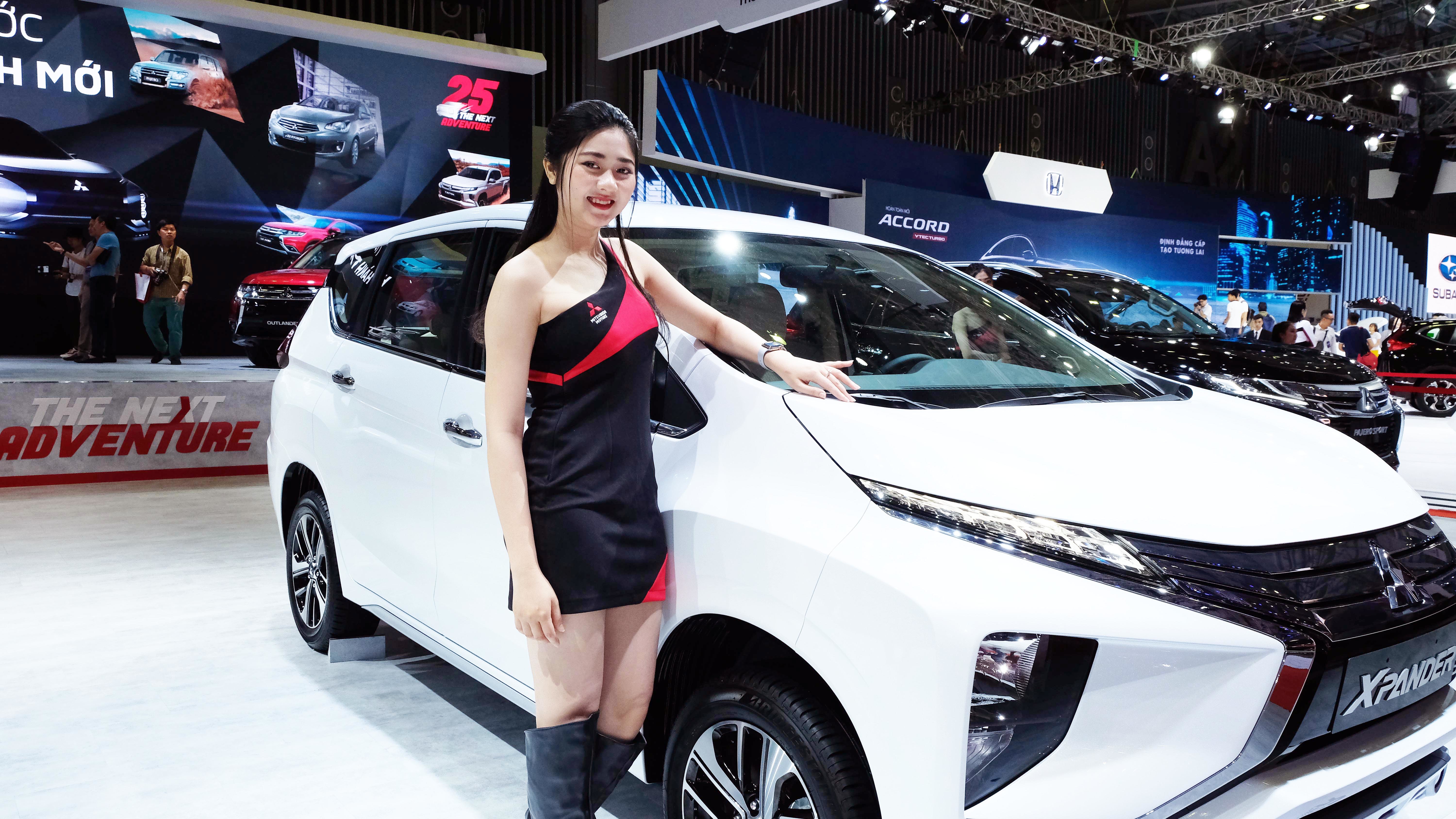 Ở gian trưng bày Mitsubishi, hãng sử dụng toàn bộ là người mẫu Việt Nam