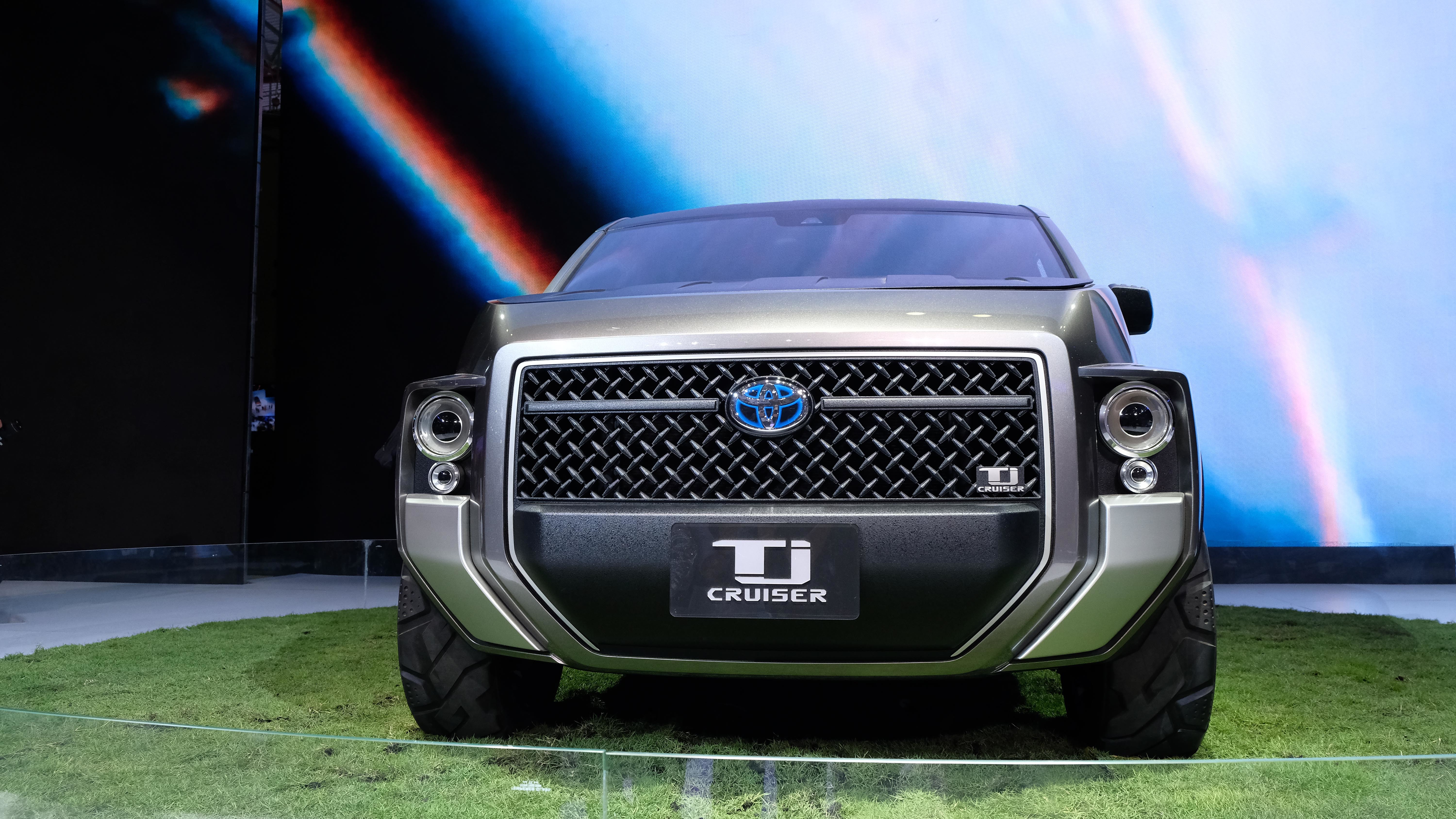 Toyota TJ Cruiser là tâm điểm của gian trưng bày Toyota tại Triển lãm ô tô Việt Nam 2019