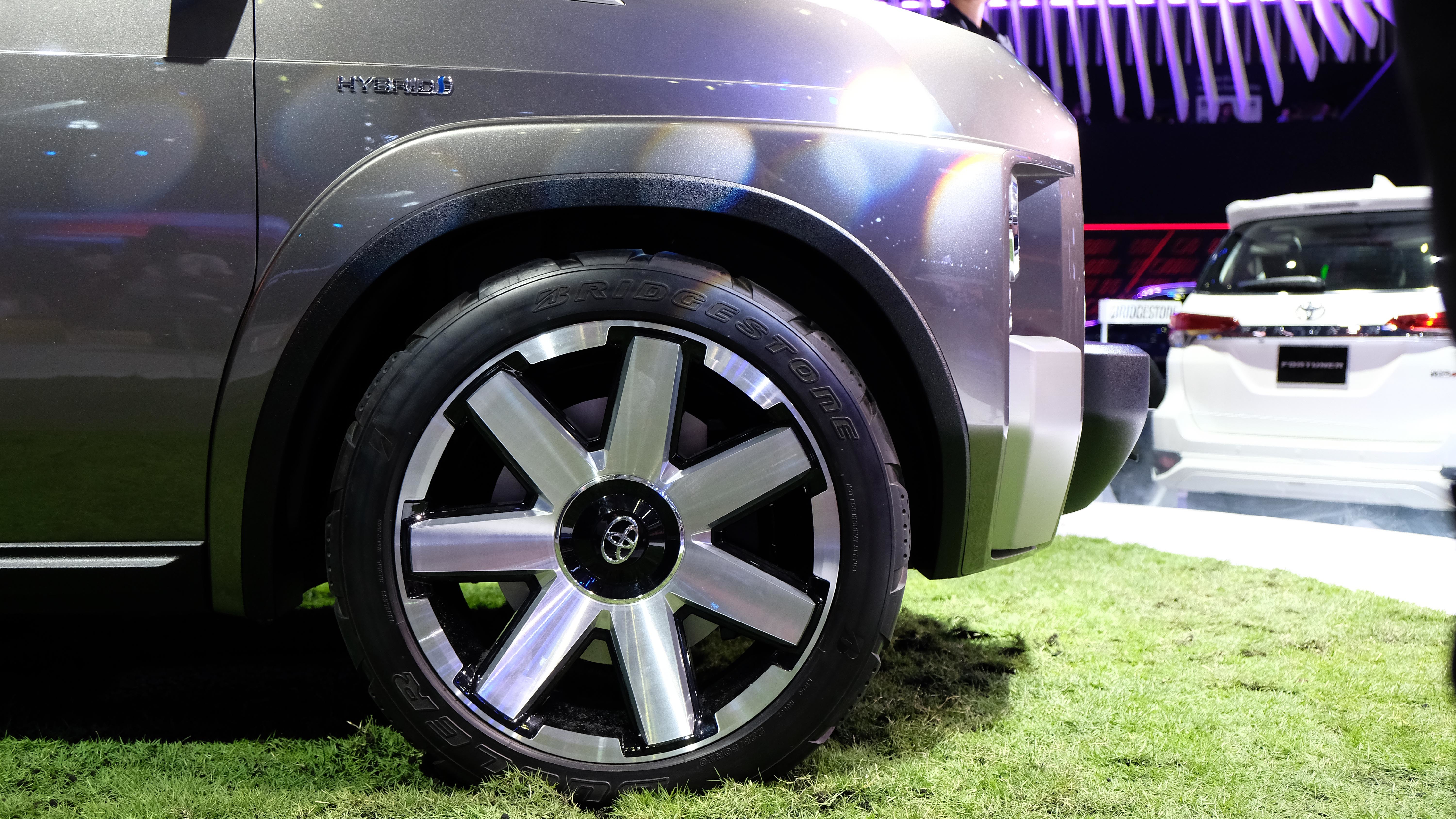 Loại la-zăng sử dụng cho TJ Cruiser có kích thước lớn, ăn nhập với ngoại hình