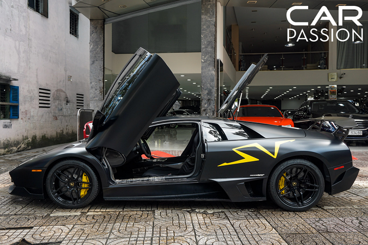 Ngay cả bộ mâm trên phiên bản Murcielago SV cũng có những câu chuyện đằng sau, bộ mâm 5 chấu kép hình ngôi sao thực chất được cắt tỉa từ một khối nhôm siêu cứng có trọng lượng nhẹ và được thực hiện bởi tập đoàn Alcoa, Mỹ