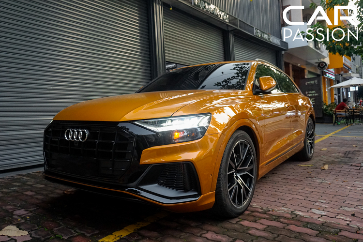 Hiện nay giá xe Audi Q8 tại Việt Nam chưa công bố giá bán chính hãng, trong khi một chiếc Audi Q8 được các đại lý tư nhân chào bán với mức giá từ 4,7-5 tỉ đồng tùy theo trang bị của xe