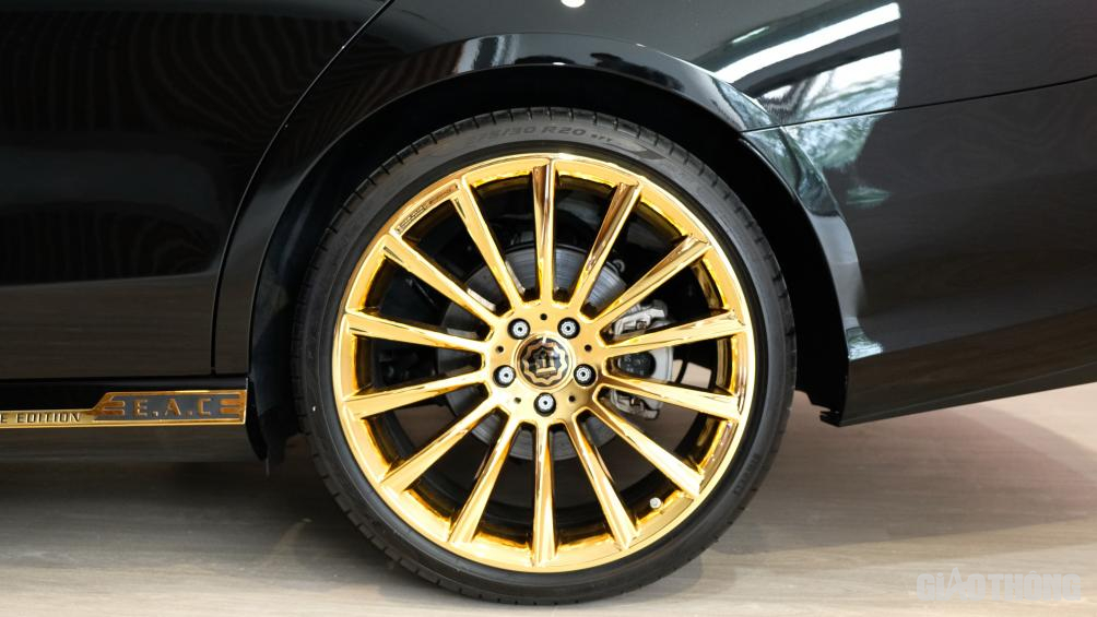 Và bộ mâm 20 inch sáng bóng