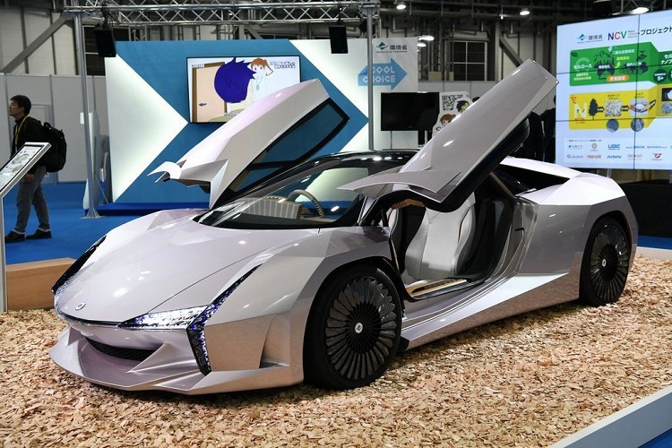 Sở dĩ mẫu xe này trở nên nổi bật trong khuôn khổ triển lãm Tokyo Motor Show 2019 là bởi thành phần cấu tạo nên chiếc xe chủ yếu là từ các loại hợp chất tái chế đã được sử dụng trong nông nghiệp và công nghiệp thực vật