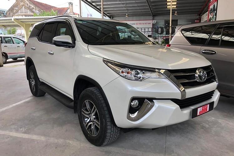 Toyota Fortuner là mẫu xe SUV bán khá chạy tại thị trường Việt Nam so với các đối thủ. Tháng 9 vừa qua, doanh số của Fortuner đạt 1.436 xe, giữ vị trí top 1 bán chạy trong phân khúc. Tổng cộng tính từ đầu năm 2019 hết tháng 9/2019, đã có 8.717 chiếc Fortuner đến tay khách hàng