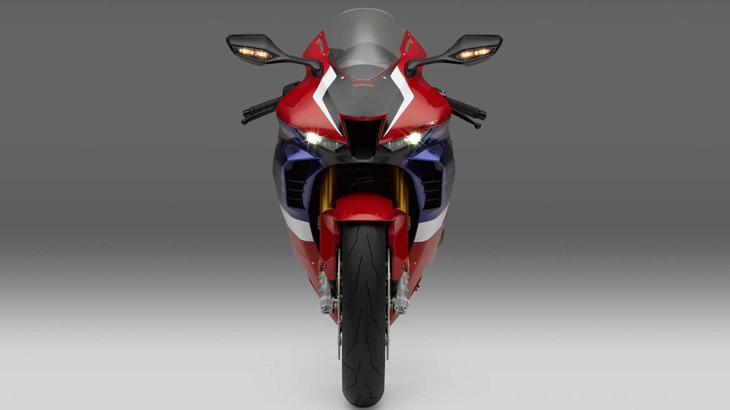 Tuy nhiên, chỉ có phiên bản Fireblade SP được phân phối chính thức tại thị trường Mỹ