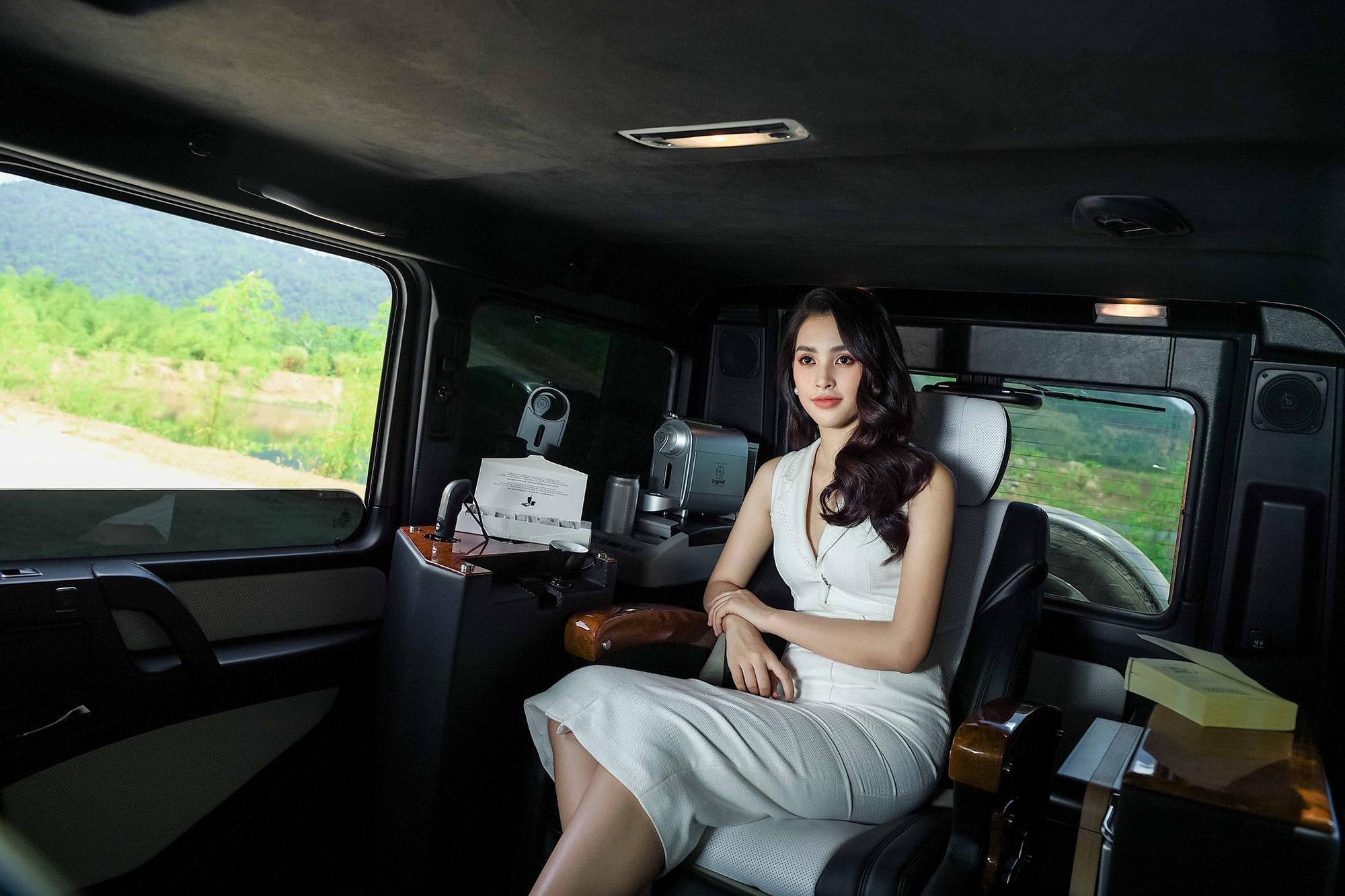 Cư dân mạng còn nói vui khi chiếc Mercedes-AMG G63 này chính là lựa chọn hoàn hảo để phục vụ chủ nhân vừa có sự đam mê với off-road nhưng vẫn muốn giữ được sự sang trọng và thương gia