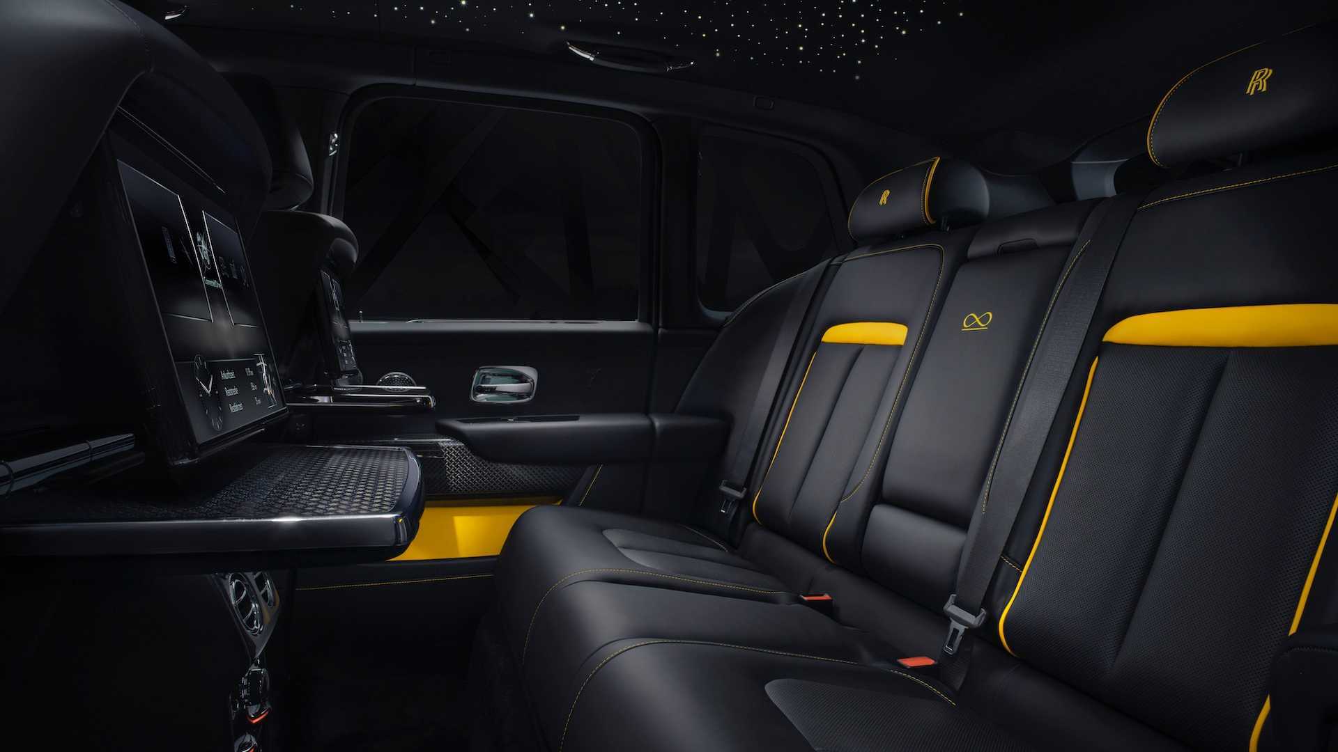 Phiên bản nâng cấp 6,8 lít V12 của Cullinan hiện đã tạo ra công suất 600 mã lực (447 kilowatt) và mô-men xoắn 664 pound (900 Newton-mét).