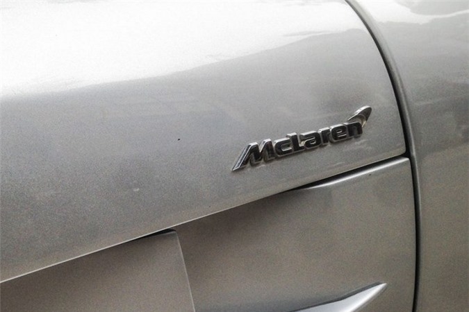 Từ phiên bản cơ sở, Mercedes và Mclaren đã phát triển thêm những bản nâng cấp trong vòng đời của chiếc xe này, điển hình như Mercedes SLR McLaren Roadster, series “722 Edition”