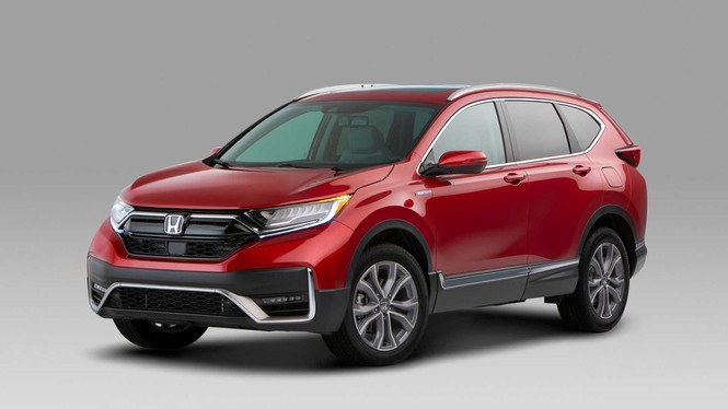 Hãng xe Nhật đã thực hiện nhiều thay đổi đối với mẫu Honda CR-V 2020, điển hình là việc trang bị các thanh mạ Chrome tối màu cho lưới tản nhiệt cũng như một số điểm nhấn màu bạc sáng bóng xung quanh xe, cùng cặp đèn sương mù được gắn vào cản trước màu đen