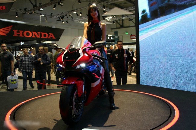 Thiết kế của CBR1000RR-R Firblade đẹp mắt và cực ngầu