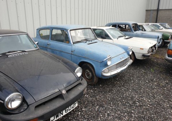 Trong bộ sưu tập ô tô cũ được mang đấu giá lần này đa số đều là những chiếc xe cổ điển khá hiếm