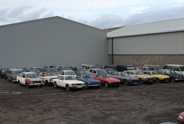 Tình trạng của nhiều chiếc xe trong số này đã cũ nát, gỉ sắt, ẩm mốc và có thể không còn hoạt động được