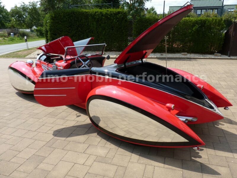 Theo hồ sơ đi kèm chiếc Delahaye Pamo Exclusive vừa được rao bán kể trên, nó được chế tạo bởi chuyên gia MB SL Technik với đầy đủ những nét đặc trưng trong phong cách thiết kế của Delahaye